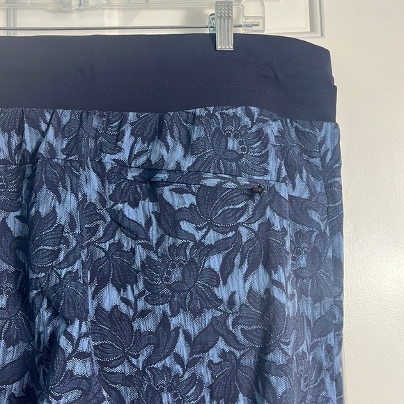 Athleta Women's Trekkie North Jogger Ethereal Bloom Cottage Blue Athleisure - Picture 10 of 15